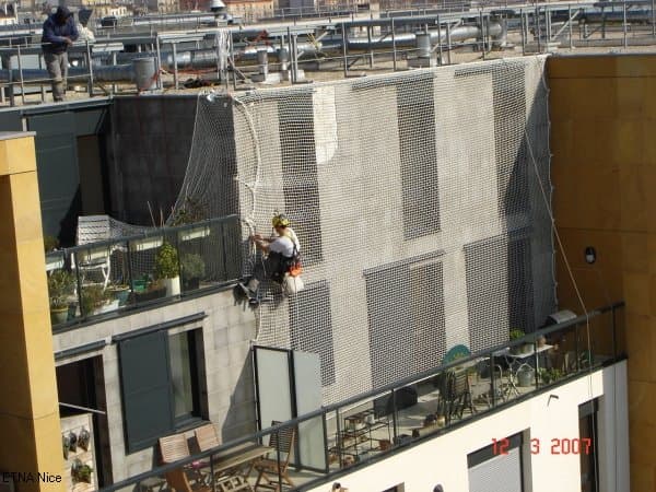 Travaux acrobatiques d'accès difficiles